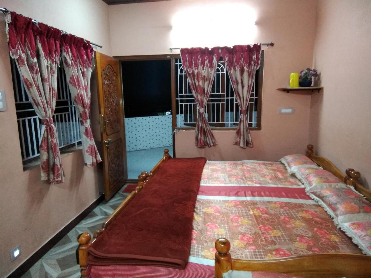 Maniis Homestay Vālpārai Екстериор снимка