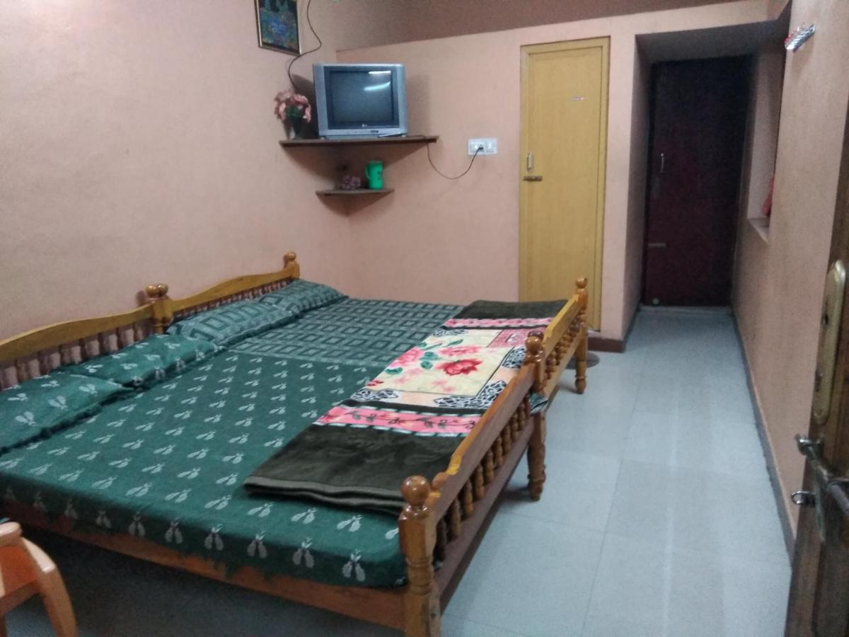 Maniis Homestay Vālpārai Екстериор снимка