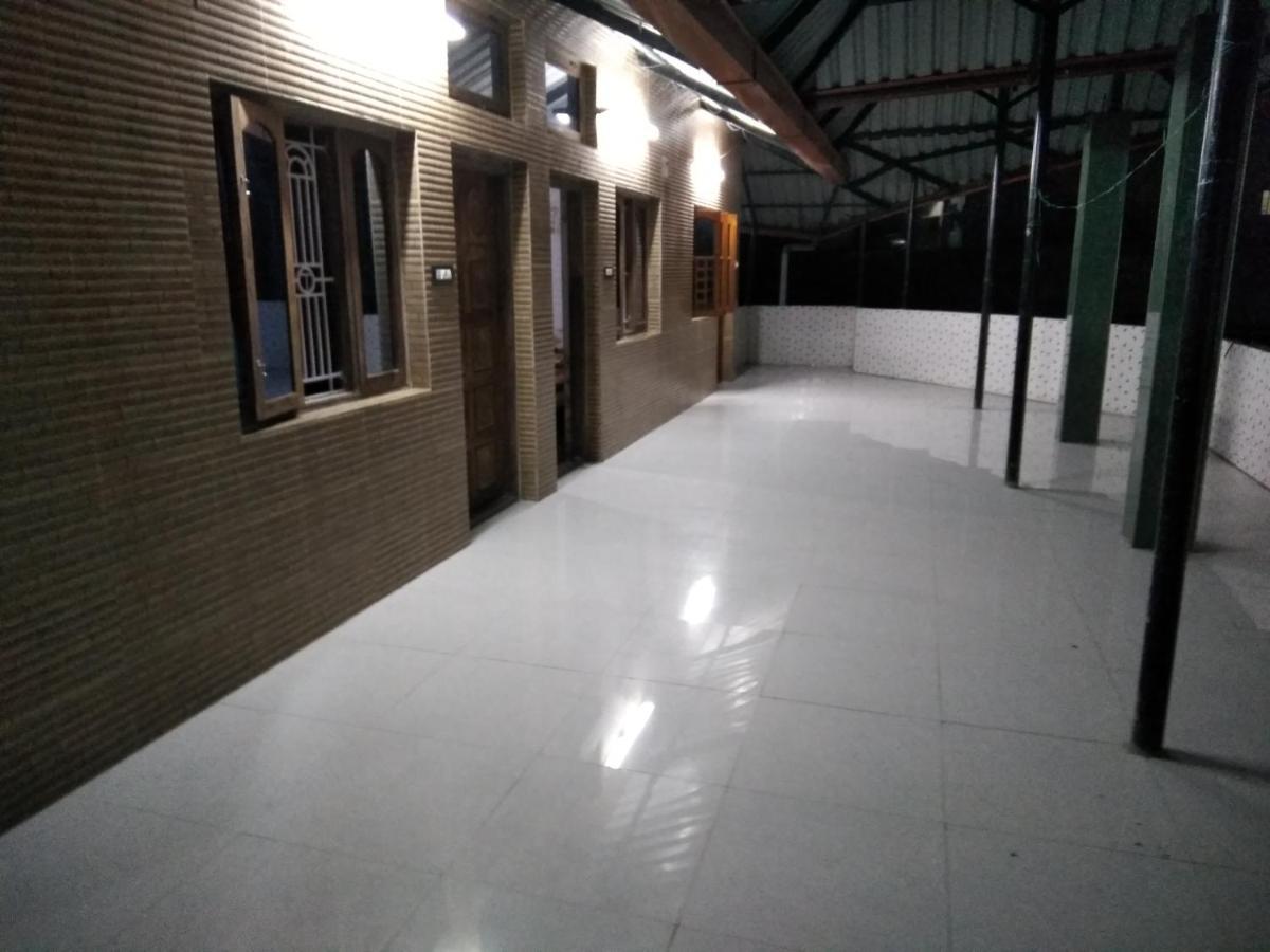 Maniis Homestay Vālpārai Екстериор снимка