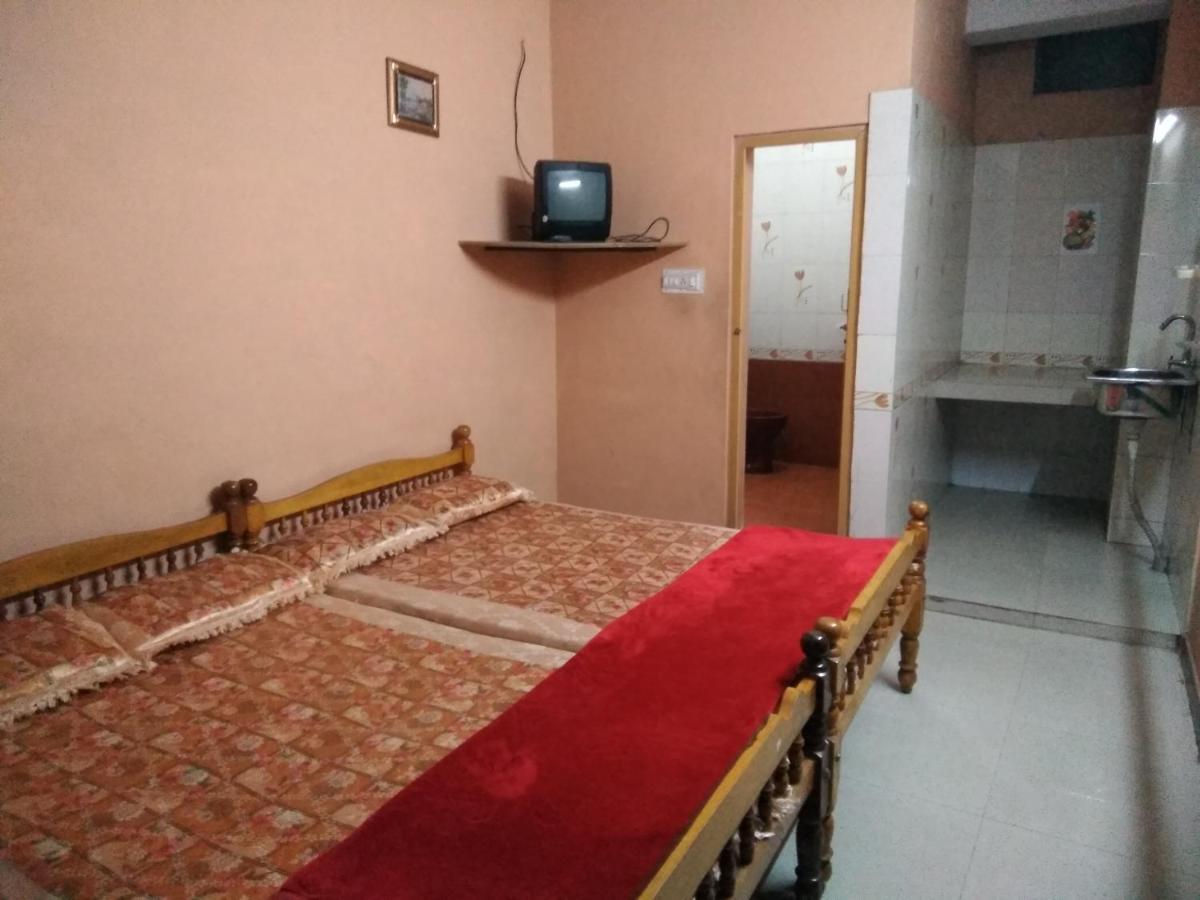 Maniis Homestay Vālpārai Екстериор снимка