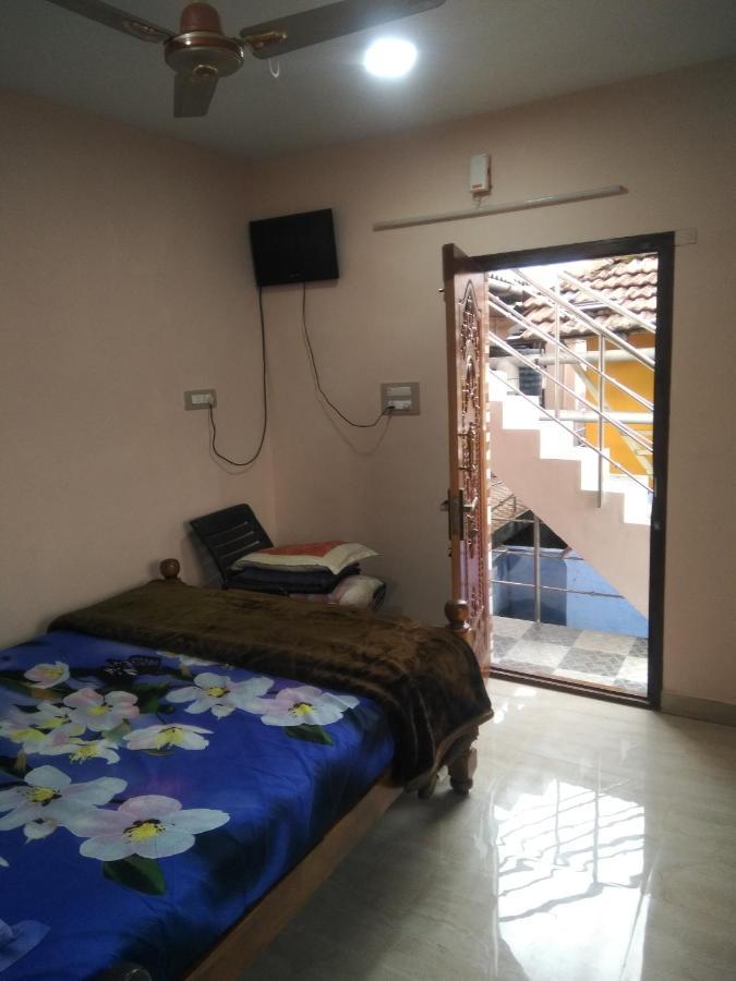 Maniis Homestay Vālpārai Екстериор снимка