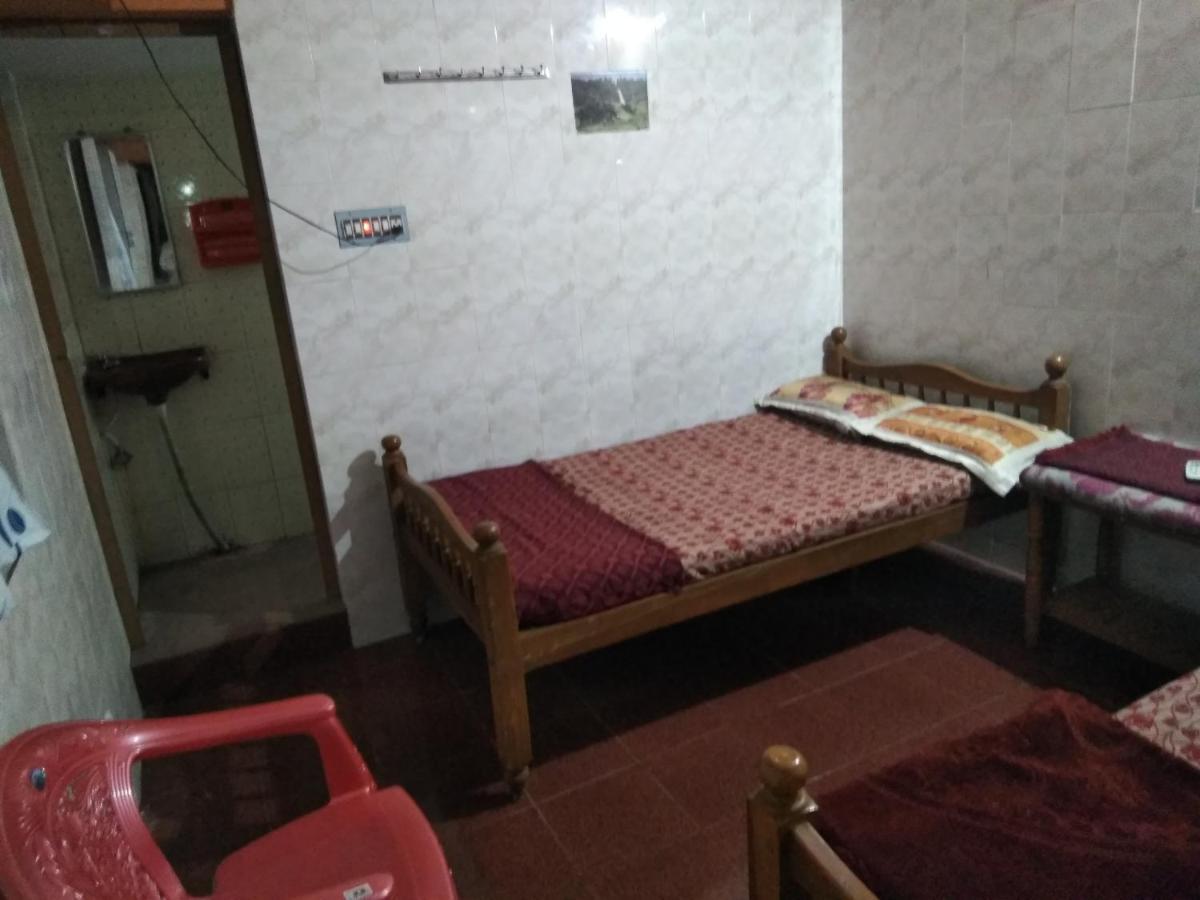 Maniis Homestay Vālpārai Екстериор снимка