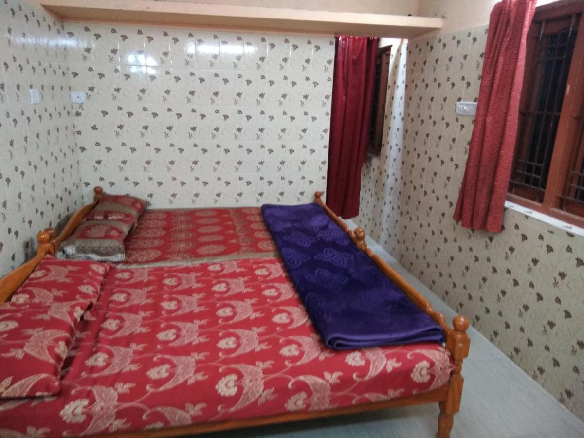 Maniis Homestay Vālpārai Екстериор снимка